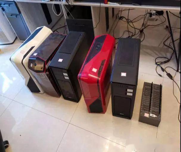 dnf公益服怎么下载：dnf恍惚套哪个最